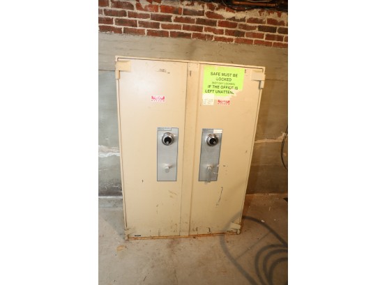 SAFE / CABINET - OWNER TO SUPPLY COMBO TO BUYER - TAKE OUT BULKHEAD - BRING ASSISTANCE WE CANNOT HELP