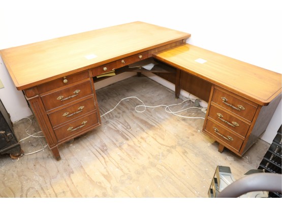 VINTAGE DREXEL OFFICE DESK VERY COLLECTIBLE