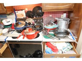 KITCHEN ITEMS WITHIN BLUE LINES - (TOP OF STOVE AND TO RIGHT)