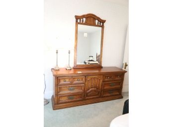 DRESSER WITH MIRROR AND LAMPS AS SHOWN - SECOND FLOOR BRING HELP
