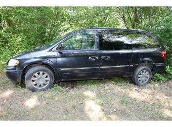2006 CHRYSLER TOWN & COUNTRY 177,667 MILES AS IS - MUST TOW AWAY READ MORE BELOW - TITLE INCLUDED