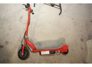 RAZOR ELECTRIC SCOOTER - AS SHOWN UNKNOWN CONDITION