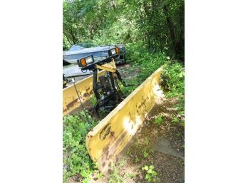8' FISHER MINUTE MOUNT 2 PLOW - MARKED 223