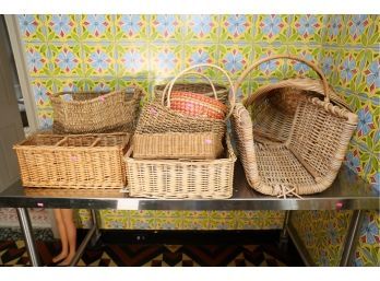 LOT OF BASKETS MARKED 54