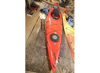 WILDERNESS SYSTEMS TSUNAMI 125 KAYAK WITH LIFEJACKET AND PADDLE MARKED 98