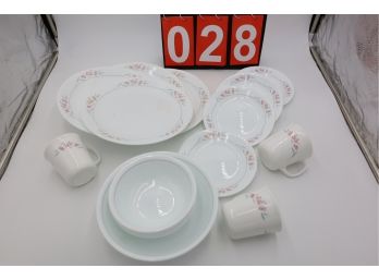 VINTAGE CORELLE DISHES MARKED 28