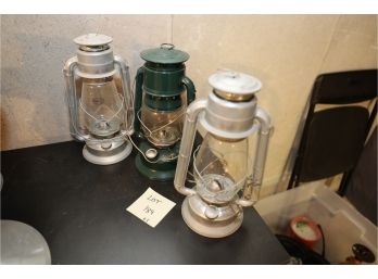 Three Lanterns ( Green And Silver Metal Color)