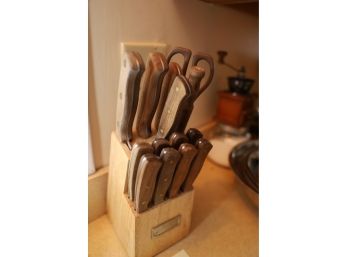 Cuisinart Knife Block With Knifes, Very Nice!