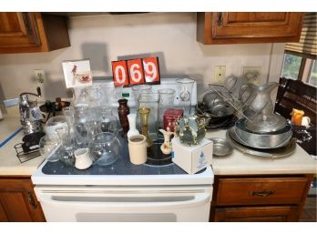 ALL ITEMS SHOWN ONTOP OF COUNTER AND ON OVEN - MARKED 69