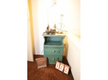 SMALL FURNITURE / LAMPS AND MIRROR - MARKED 99
