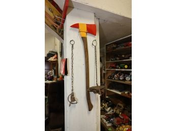 LOT 248 - FIREFIGHTER ITEMS AND TRAPS