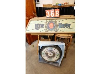 LOT 368 - LITE BEER AND CLOCK (ONLY)