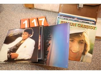LOT 117 - VINTAGE RECORDS AND CASE