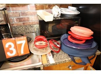LOT 37 - MICROWAVE AND ITEMS SHOWN