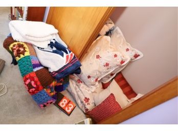 LOT 83 - ALL BLANKETS / PILLOWS / BEDDING INSIDE AND OUTSIDE CLOSET