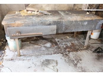 ANTIQUE SHOP TABLE WITH WOODEN VISE