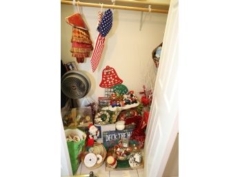 CONTENTS OF RIGHT HAND SIDE CLOSET ( CHRISTMAS AND HOLIDAY DECOR ) TAKE ALL