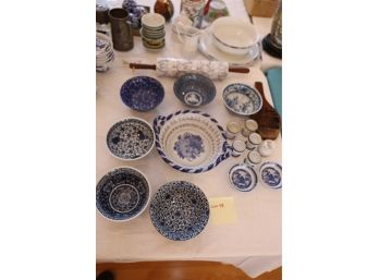 BLUE / WHITE SET OF BOWLS AND WHATS SHOWN