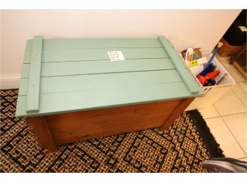 GREEN TOP WOODED STORAGE BOX LARGE
