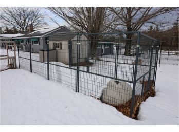 VERY HIGH END DOG FENCING MADE BY RETRIEVER 47 FEET (LEFT SIDE FENCING BACK OF HOUSE) READ DESCRIPTION