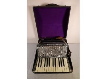 ACCORDIAN WITH CASE IN USED AS - IS CONDITION