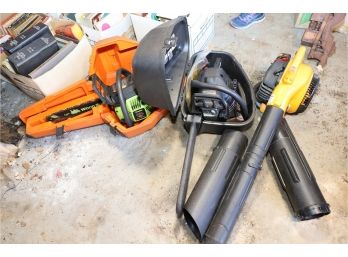 CHAINSAWS AND BLOWER LOT