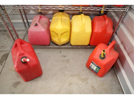 6 LARGE PLASTIC GAS CANS