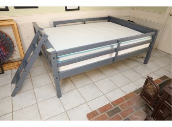 2 MODERN HIGH END BEDS THAT CAN TURN INTO BUNK BEDS! HAS PLUG-INS FOR ELECTRONICS - READ DESCRIPTION BELOW