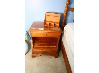 SIDE TABLE AND ORGAINIZER IN BOYS ROOM