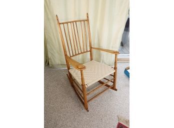 UNIQUE CHAIR - MINOR ISSUES THAT ARE EASILY FIXED