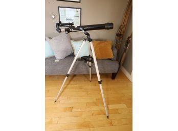 MEADE TELESCOPE WITH TRIPOD AND ACCESSORIES AS SHOWN