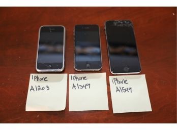 3 APPLE IPHONES IN UNKNOWN CONDITIONS