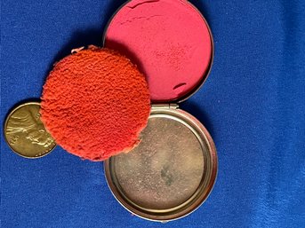 Vintage Rouge Compact