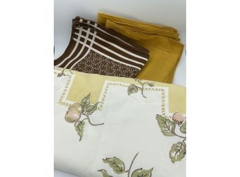Vintage Linen Table Cloth And Napins