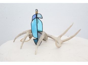 ANTLERS WITH FEATHER STAINED GLASS