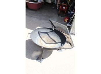 FIRE PIT WITH FIRE GUARD