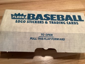 Fleer 1987 Baseball Cards Logo Sticker & Trading Cards