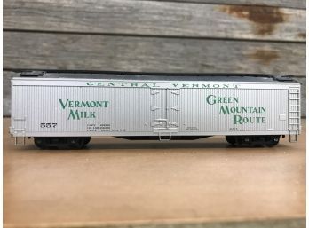 Central Vermont Green Mountain Route Vermont Milk 557 HO Scale
