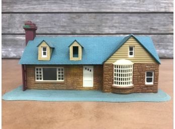 HO Scale Residential House For Ho Train Sets