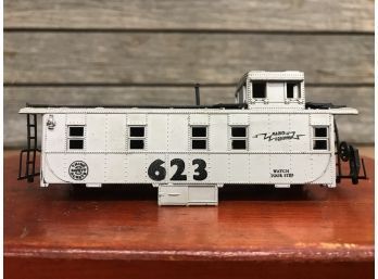 HO Scale AHM 35' Radio Equipped #623 - Shell Only