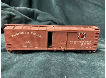 HO Scale Northern Pacific Model Train Freight Car
