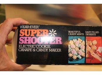 Super Shooter Electric Cookie, Canape And Candy Maker 1970s Hermitically Sealed In Plastic NEVER OPENED