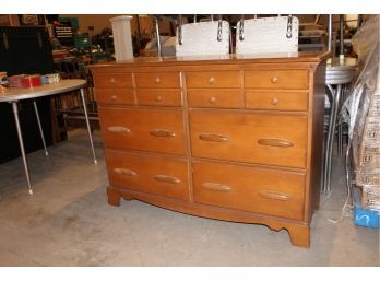 Solid 6-Drawer Dresser In Very Clean Condition 50'x35'x18' Look For Matching Pieces