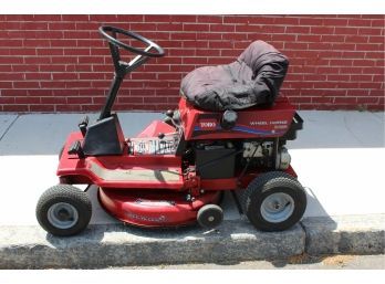Toro Wheel Horse 8-25 Riding Lawn Tractor 25' Mower Deck With 3 Bushel Bagger  5 Speed  Tested Runs Great