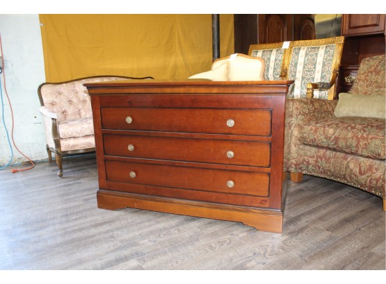 Men's Dresser With Watch Drawer Beautifully Custom Made In France 47' X 31' X 20.5'
