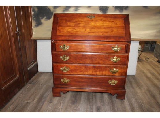 Beautiful Secretary Desk Made Of Cherry Old Towne Cherry With Key 36' X 43' X 20'