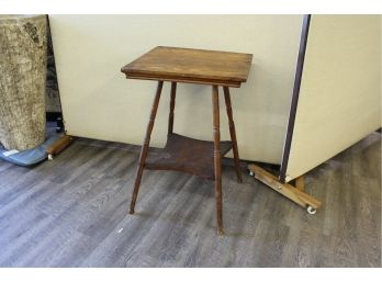 Antique American Plant Stand 19.5' X 19.25' X 29'