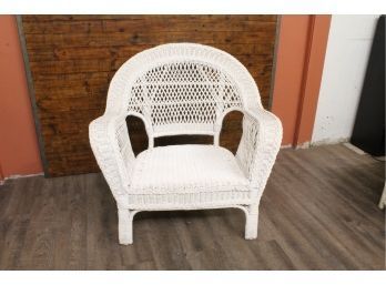 Extra Wide Wicker Chair Excellent Condition 13' Seat. 36' Back, 34' Wide