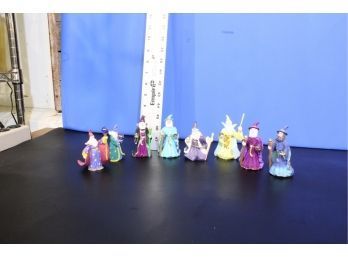 8 Wizard Figurines See Pictures For Condition