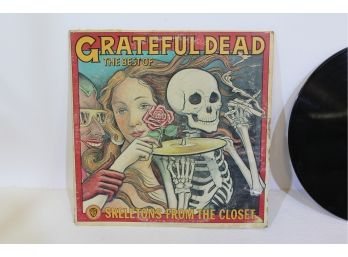 Grateful Dead The Best Of On Warner Brothers, Album In Good Condition, Dust Jacket & Cover Show Signs Of Wea